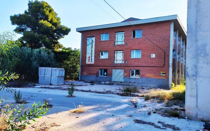 El PSOE denuncia que las obras del IES Pere Maria Orts i Bosch siguen sin licitarse siete meses después del anuncio del conseller Rovira